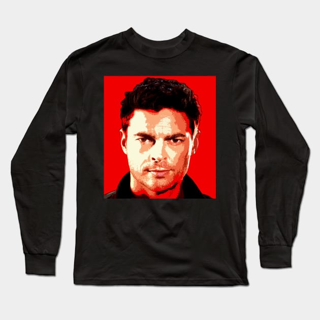 karl urban Long Sleeve T-Shirt by oryan80